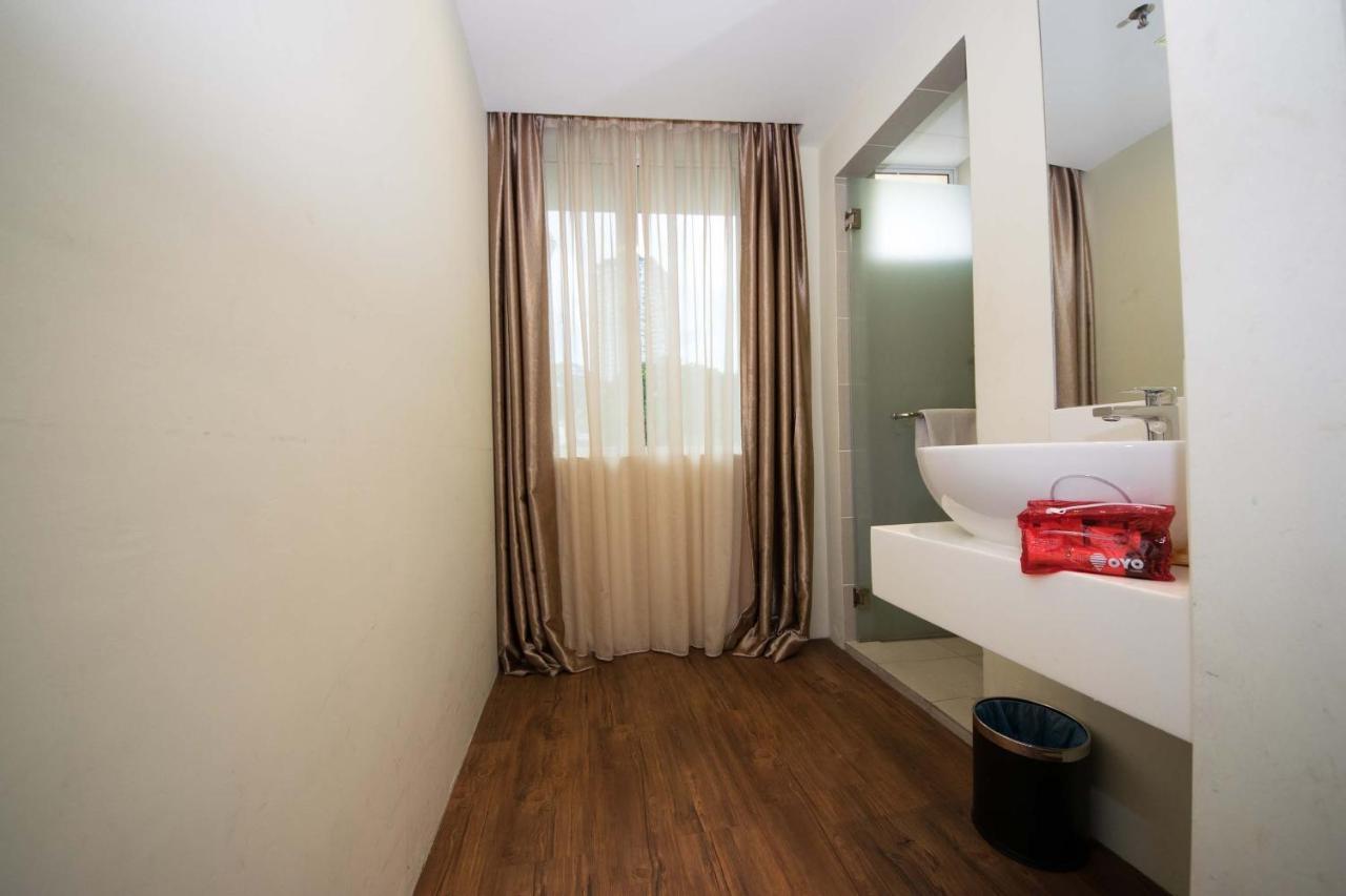 Oyo 114 Sandpiper Hotel Куала-Лумпур Экстерьер фото